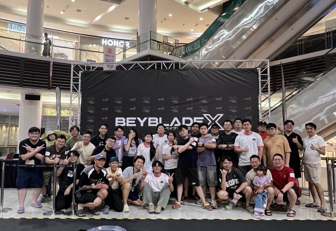 Players and the GG team gathered at Paradigm Power Cup, Paradigm Mall PJ
